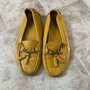 Saks Fifth Avenue Leather Driving Loafers EU 39 US 8–8.5 Yellow Tassel Moccasins